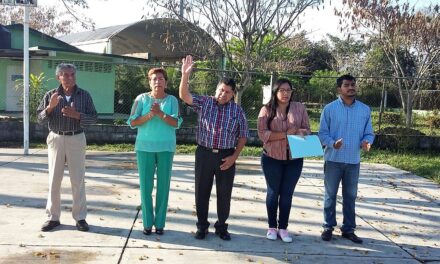 Exhorta regidor a niños y jóvenes a prepararse para el futuro