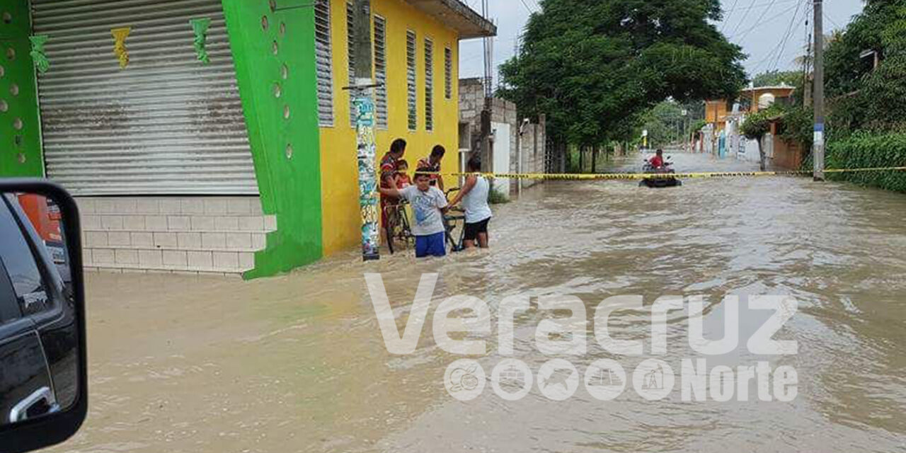 Fuertes lluvias dejan a Álamo incomunicada bajo el agua