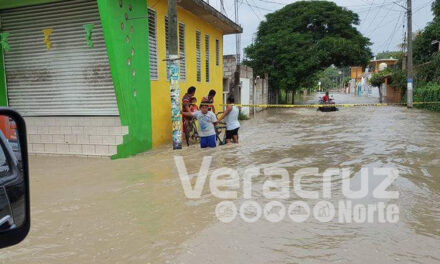 Fuertes lluvias dejan a Álamo incomunicada bajo el agua