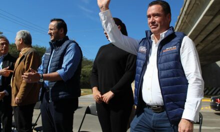 El Diputado Arturo Esquitín Acompañó al Gobernador Miguel Ángel Yunes Linares a la Inauguración de un paso a desnivel en el Municipio de Emiliano Zapata:Tuxpan