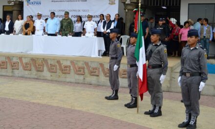 Luchar por lo sueños, convertirse en personas de bien para convertirse en dignos profesionales, será el camino para obtener liderazgo: Tuxpan