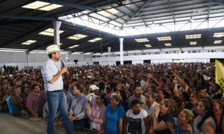 Miguel Ángel Yunes Márquez, precandidato del PAN y PRD a la gubernatura de Veracruz, termina intensa gira por el sur del estado, visitando a la militancia de Coatzacoalcos y Las Choapas:Regional