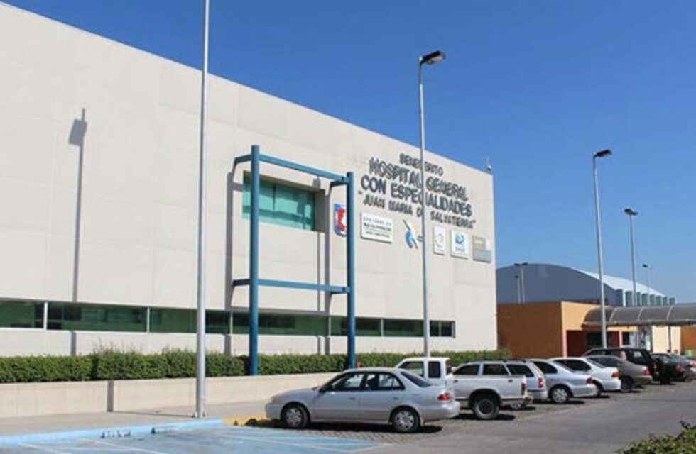 Bebé de 2 años muere tras estar encerrada par de horas en un auto