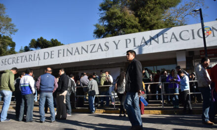 Secuestran las oficinas de la Secretaría de Finanzas Y Planeación de Veracruz