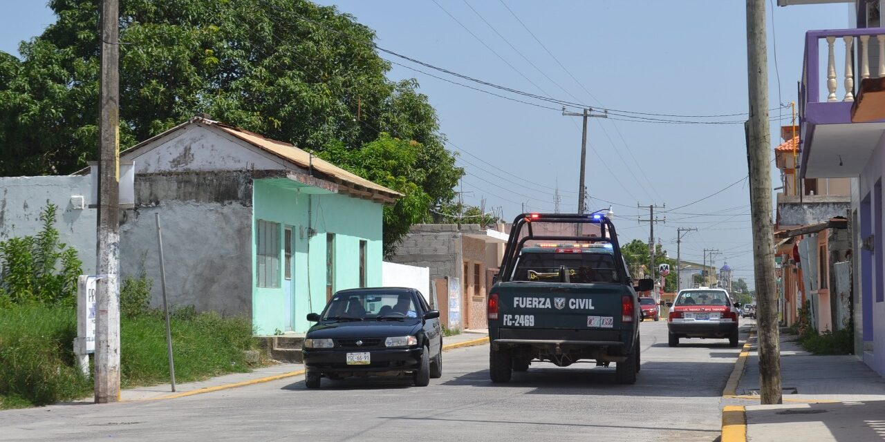 Peligroso poste en calle Miguel Hidalgo