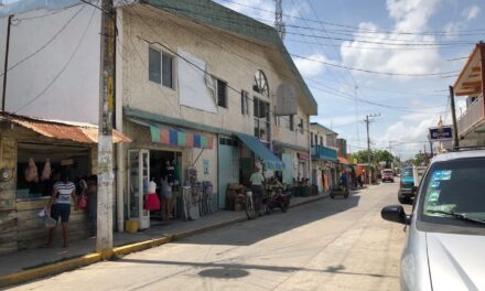 Citlali va tras locatarios del mercado