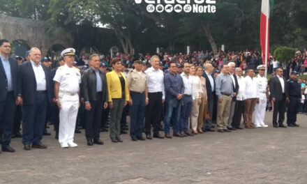Policía Federal «Patito» amenaza a taqueros por no tener cambio