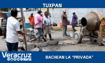 Aplican bacheo en la Manuel Ávila Camacho