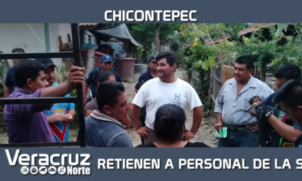 FAMILIA RETIENEN A PERSONAL DE LA SECRETARIA DE EDUCACIÓN