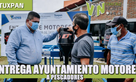 ENTREGA AYUNTAMIENTO MOTORES A PESCADORES DE LA MATA