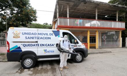 CON UNIDAD MÓVIL DE SANITIZACIÓN, GOBIERNO DE TUXPAN APOYA A FAMILIAS DE ENFERMOS DE COVID-19