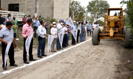 EL GOBIERNO DE TUXPAN APOYA A SUS COMUNIDADES, SU COMPROMISO ES LLEGAR A TODAS: TOÑO AGUILAR