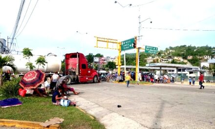 BLOQUEOS EN POZA RICA DEJAN MILLONARIAS PERDIDAS AL SECTOR COMERCIAL