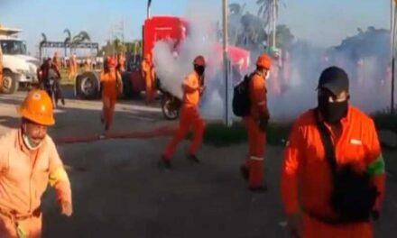 EXIGEN DERECHOS Y OBTIENEN REPRESION OBREROS DE DOS BOCAS