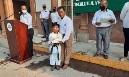 Tecolutla: Entrega de reconocimientos a los alumnos de Karate de la Casa de la Cultura