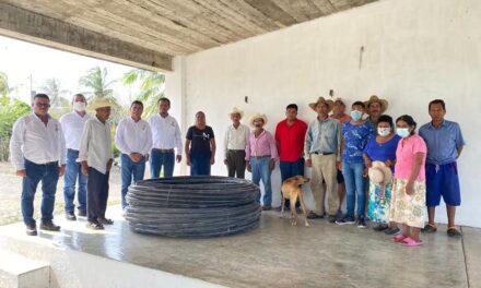 Ozuluama: Entrega de mangueras para instalación de sistema de agua potable al tanque elevado